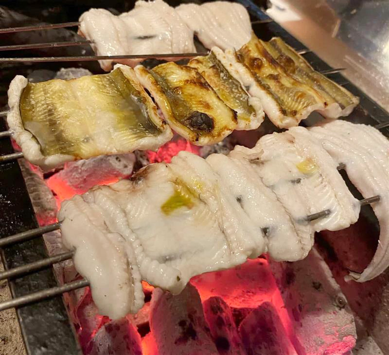 色はなれ 炙り焼き 石炉端